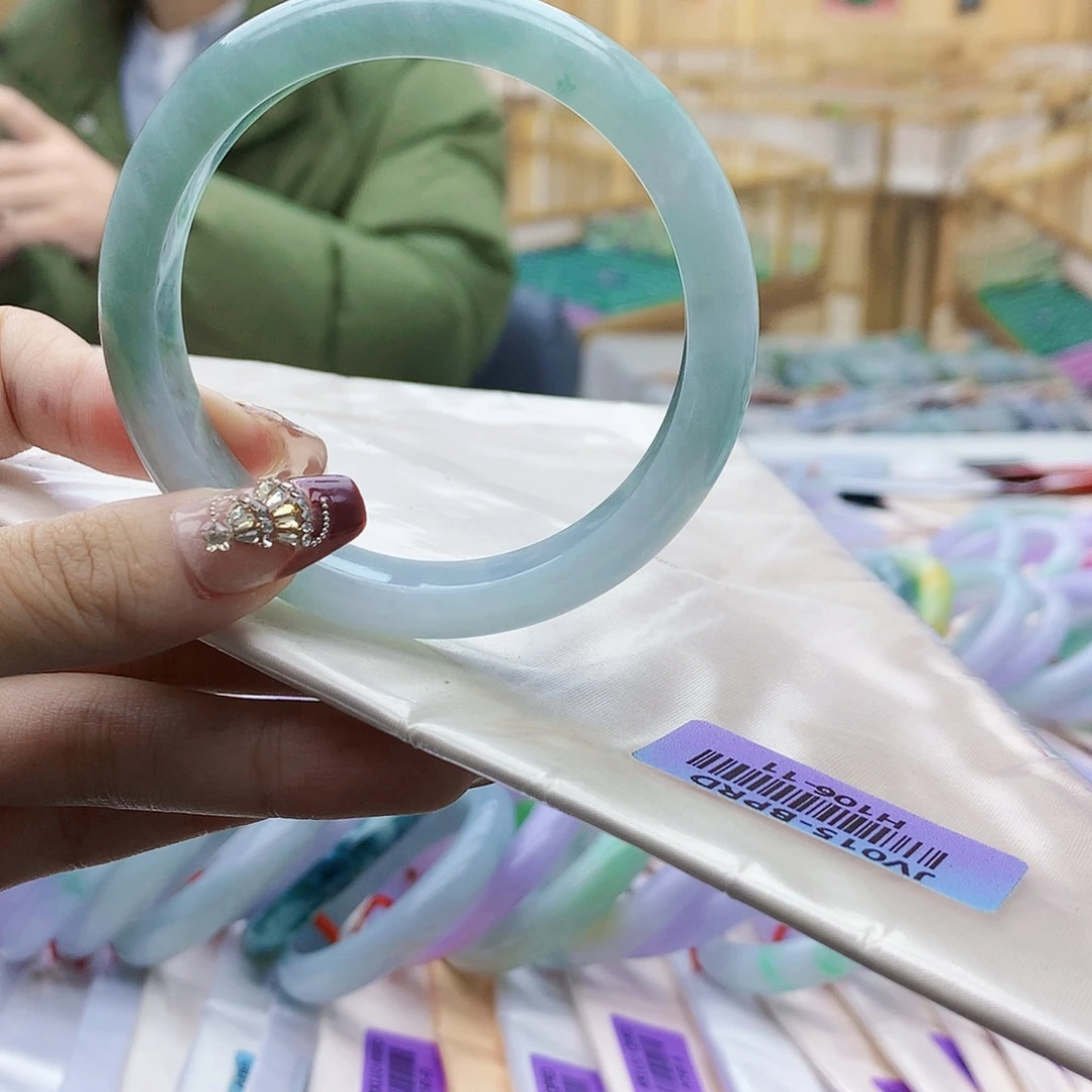 翡翠未镶嵌手镯bbb