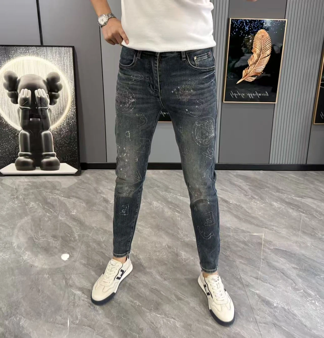 牛仔裤男款个性男裤潮流烫钻小脚裤水洗蓝长裤时尚男士秋冬款裤子