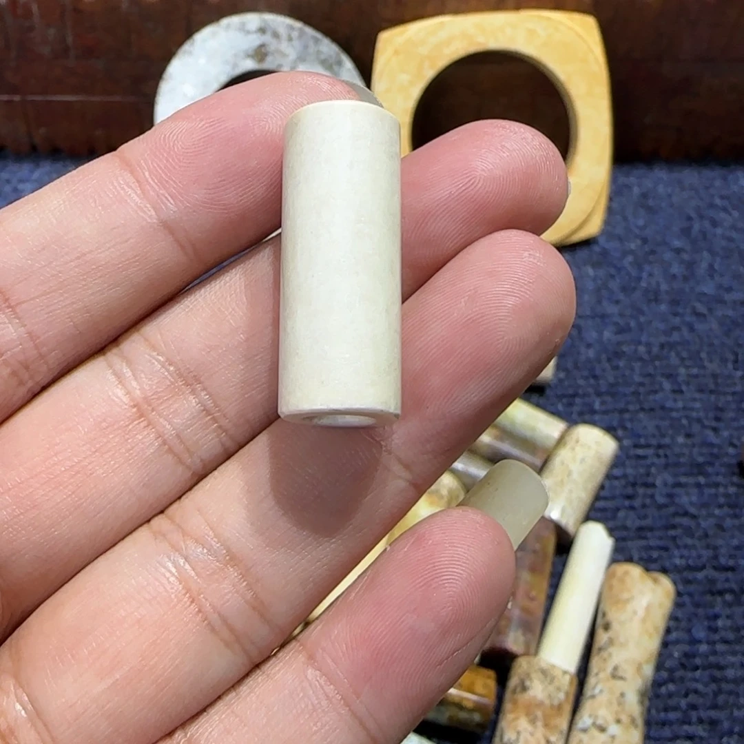 用***8和田玉（糖玉）未镶嵌车挂