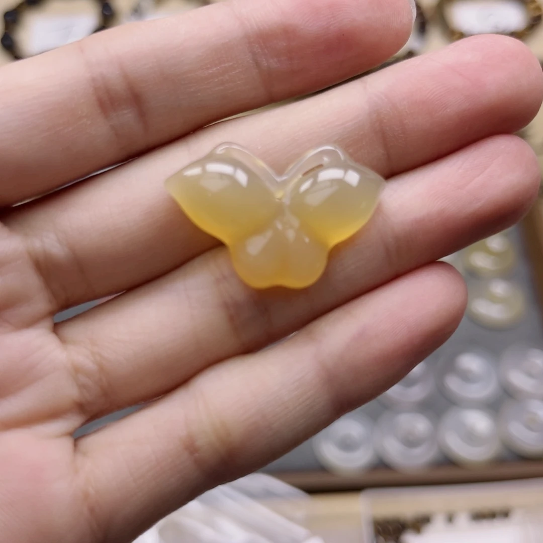 白玉菩提吊坠白玉菩提蝴蝶