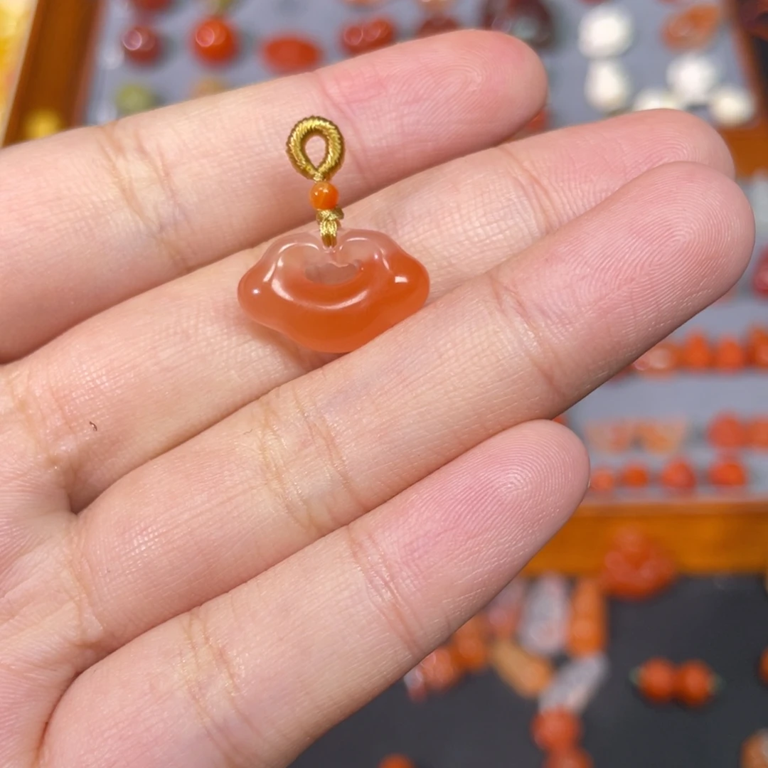 南红玛瑙未镶嵌如意锁