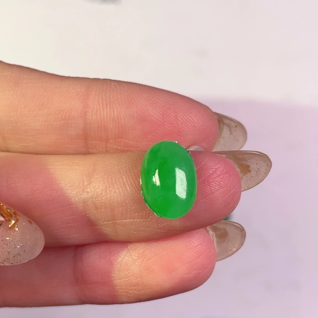 翡翠未镶嵌颈饰裸石