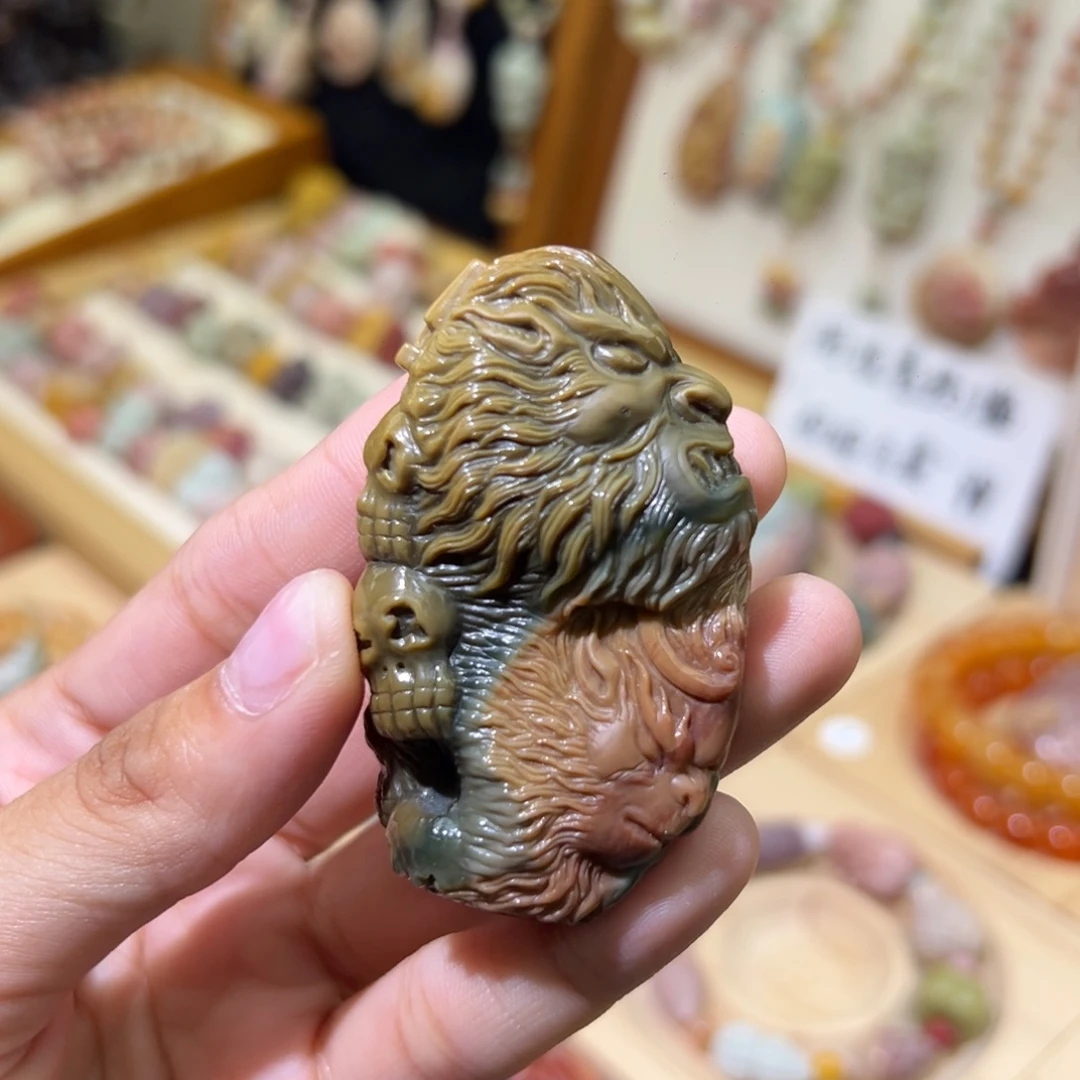 颈饰未镶嵌石英质玉