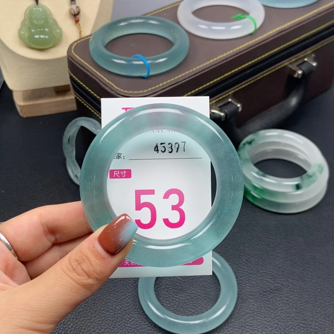 未镶嵌手镯石英质玉赵*贤