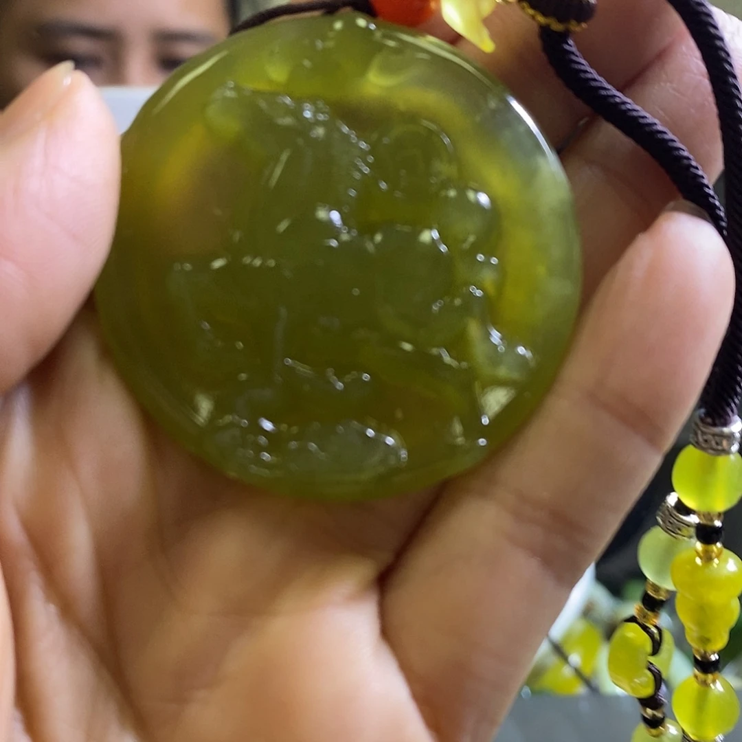 岫玉未镶嵌颈饰ma