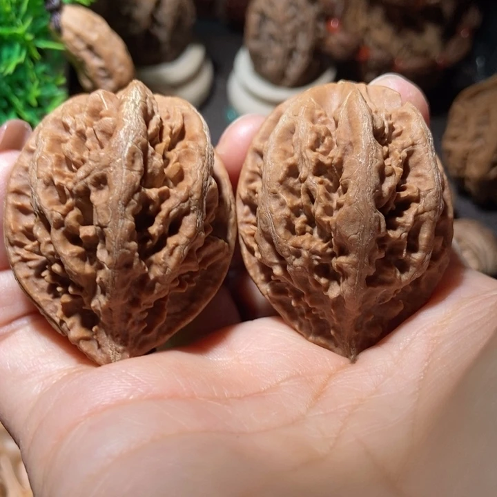 把件文玩核桃东北楸子小雪35