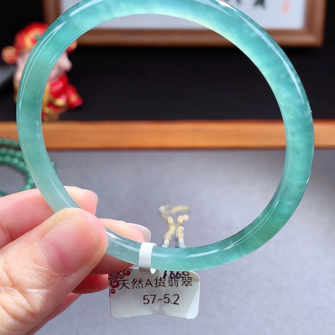 翡翠手镯（圆镯）未镶嵌