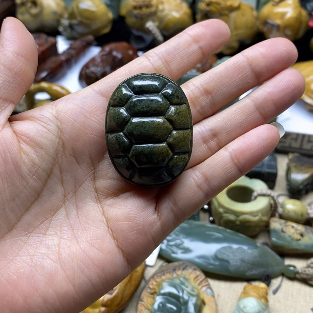 岫岩河磨玉（透闪石质玉）未镶嵌把件?****?