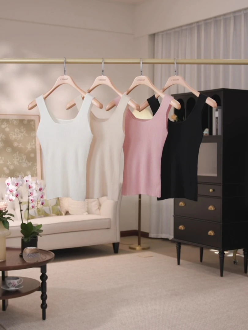 “春和景明系列”-巴素兰U领女背心打底贴身