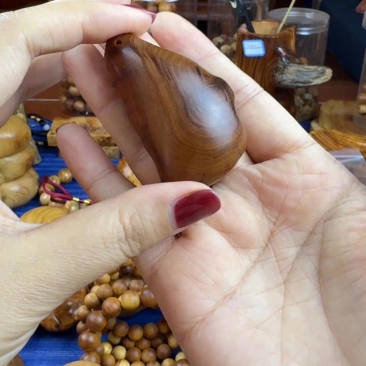 柏木(崖柏)北太行崖柏陈化黑骨吊坠