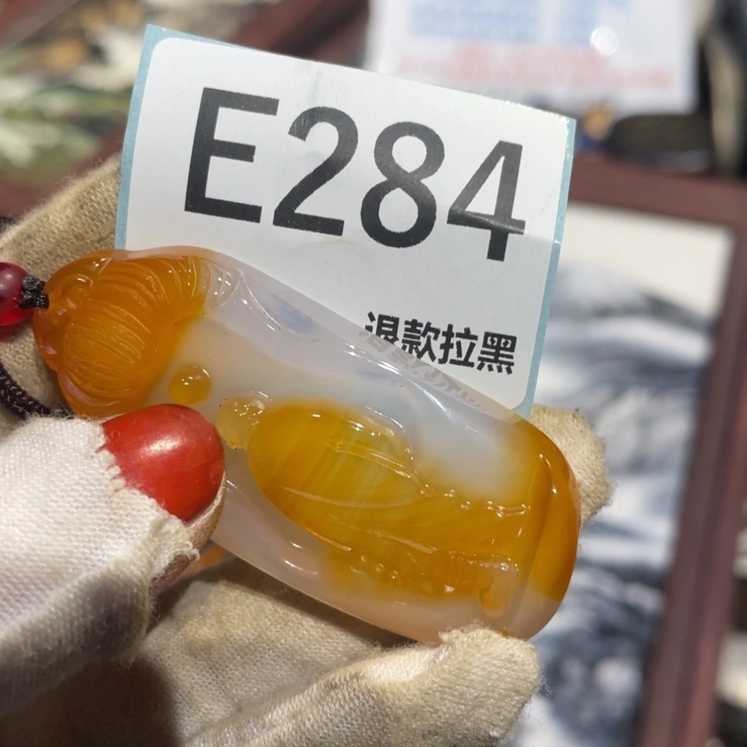 瓷片表姐直播火爆热卖