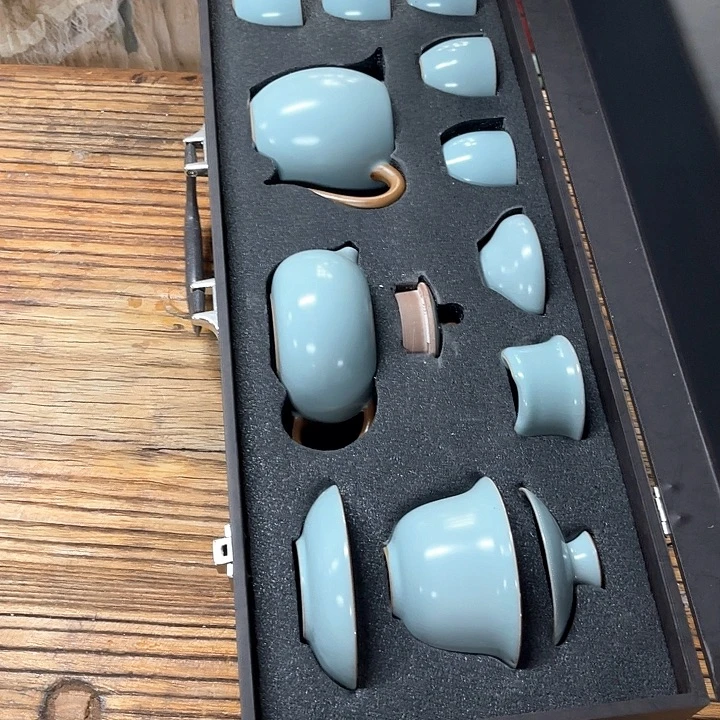孤品茶具套装等。