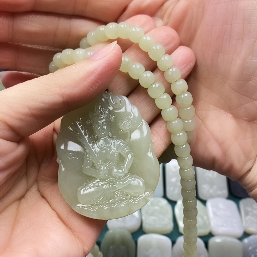 南***巅和田玉未镶嵌颈饰