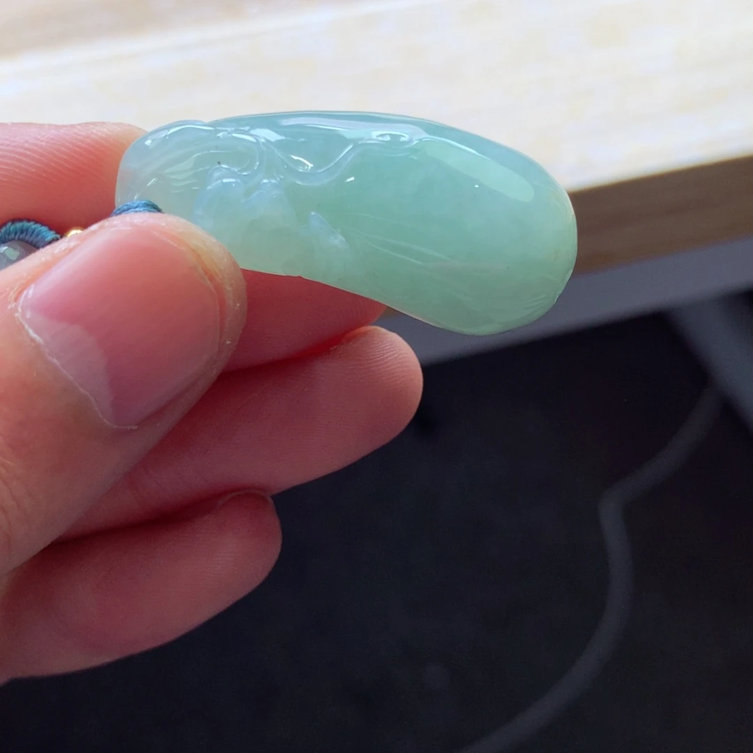 翡翠颈饰未镶嵌吊坠