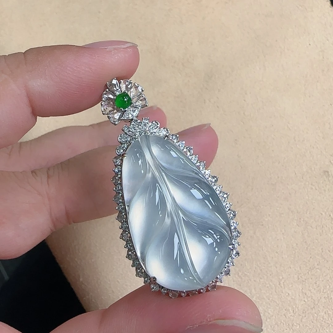 翡翠颈饰18K金镶嵌天然翡翠