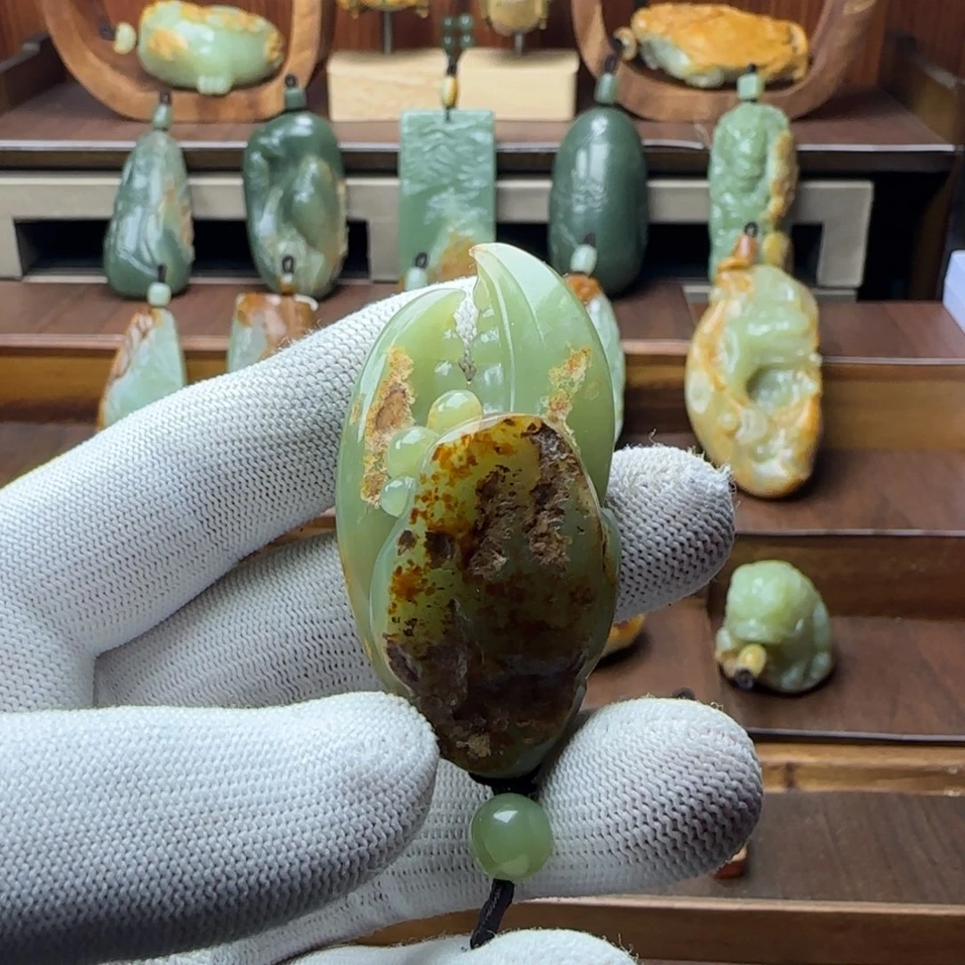 岫岩河磨玉（透闪石质玉）未镶嵌颈饰