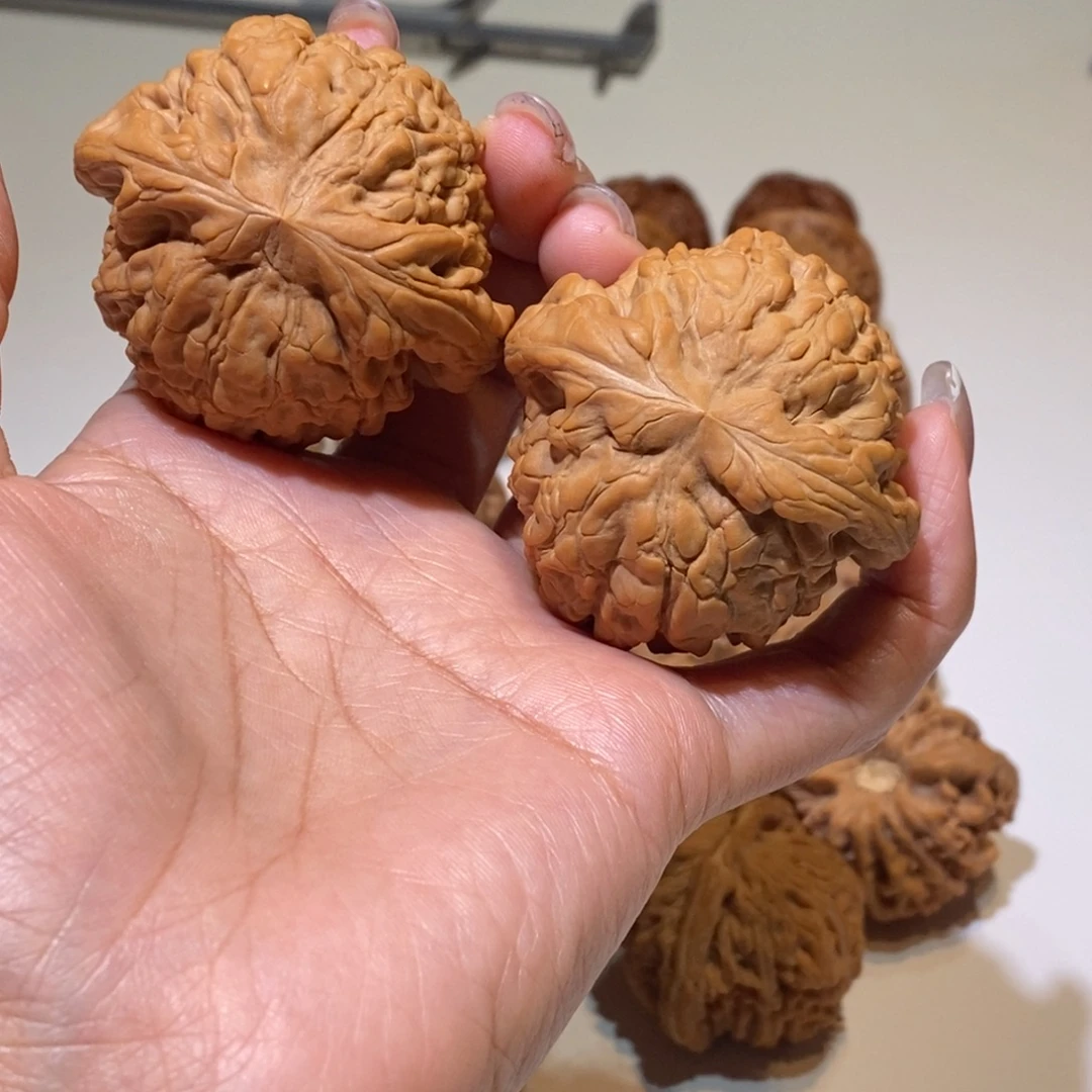 张***达吊坠文玩核桃狮子
