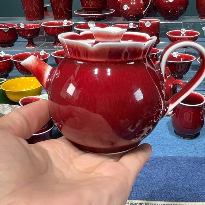 景德镇浅行窑花口石榴壶