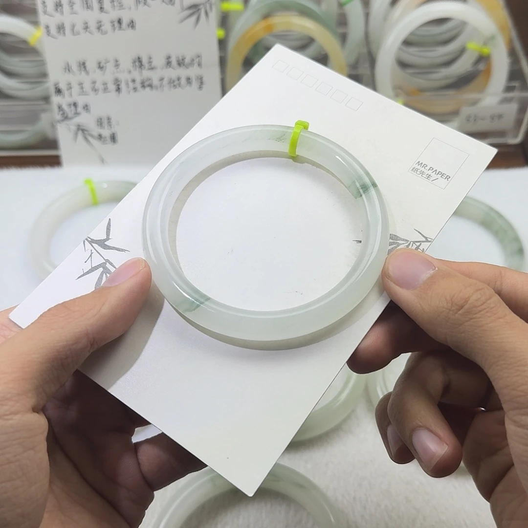 清***清石英质玉（天山翠）未镶嵌手镯