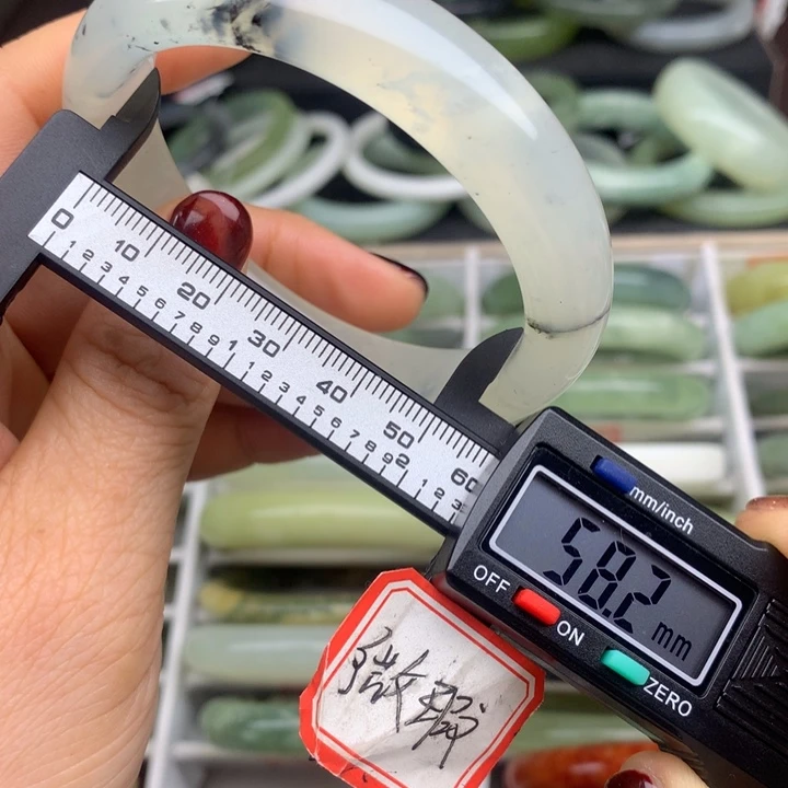 蛇纹石玉未镶嵌手镯532