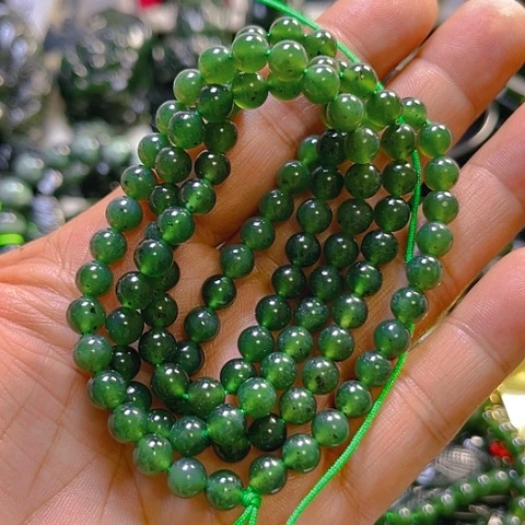 蛇纹石玉颈饰未镶嵌红***d