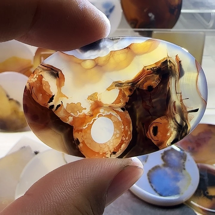 玛瑙/玉髓未镶嵌珠宝奇石
