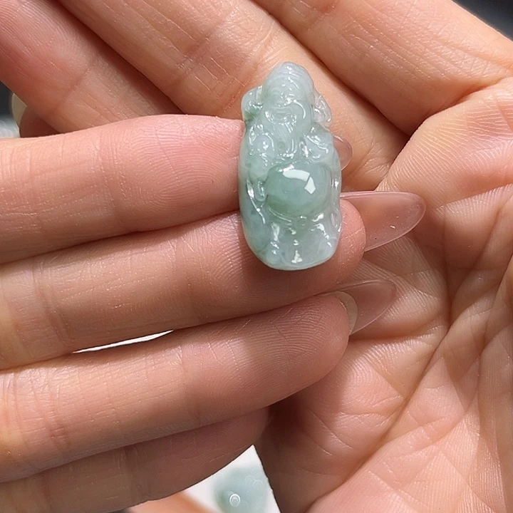 翡翠未镶嵌颈饰财神爷