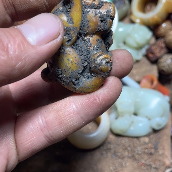 和田玉（糖玉）未镶嵌颈饰