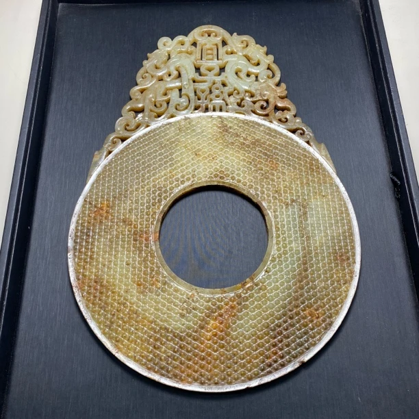 新疆和田宜子孙玉璧