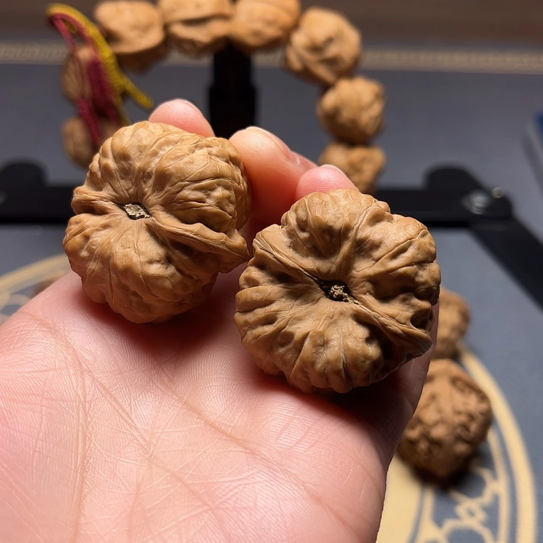 御***l文玩核桃把件蛤摸头修尖