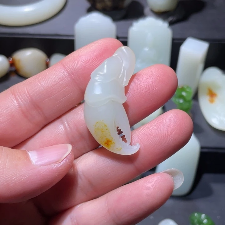 和田玉颈饰未镶嵌