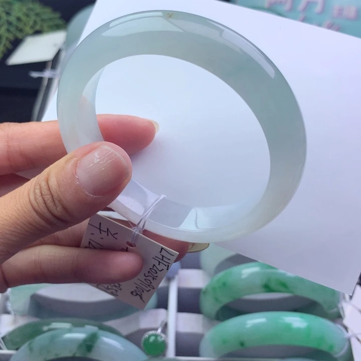 未镶嵌手镯翡翠天然翡翠手镯