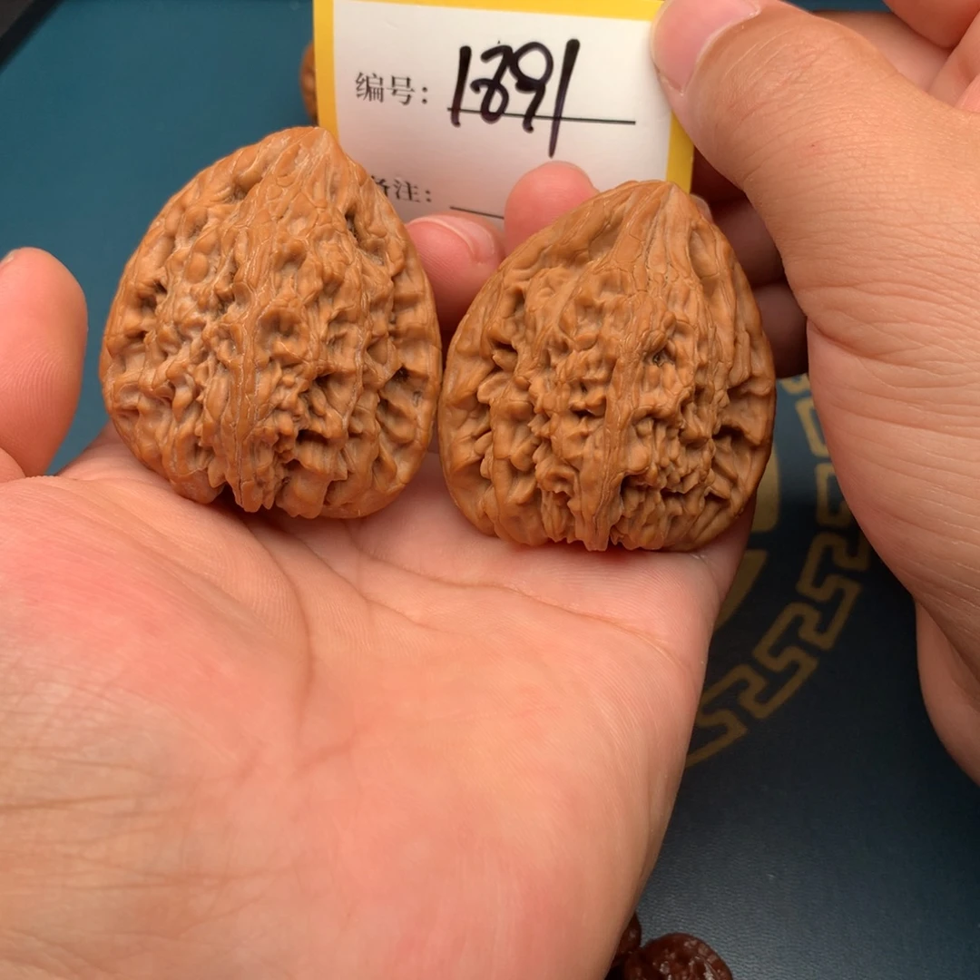 文玩核桃把件44全品虎头王1891