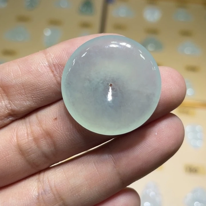 翡翠未镶嵌颈饰平安扣