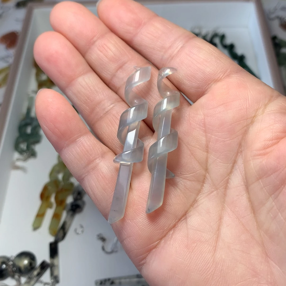 蛇纹石玉耳环未镶嵌隐*