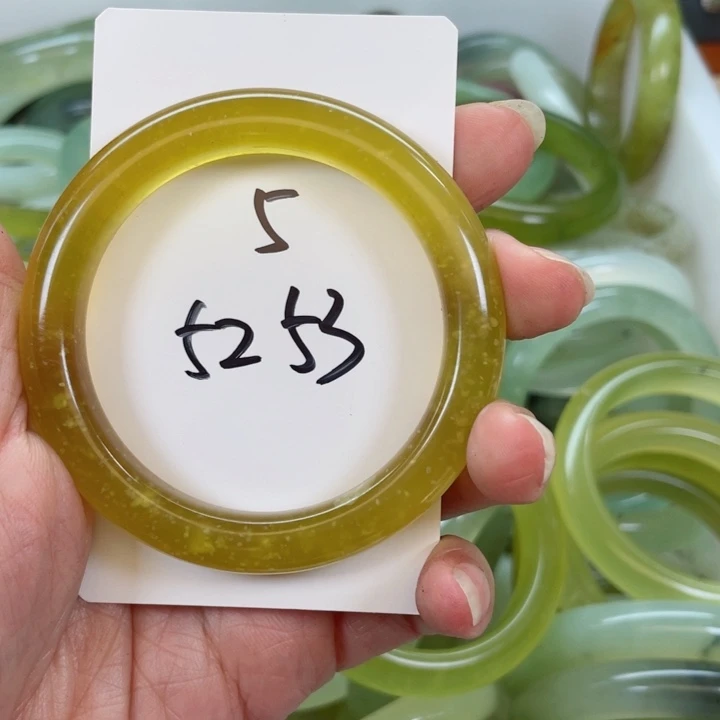 蛇纹石玉手镯未镶嵌五***主