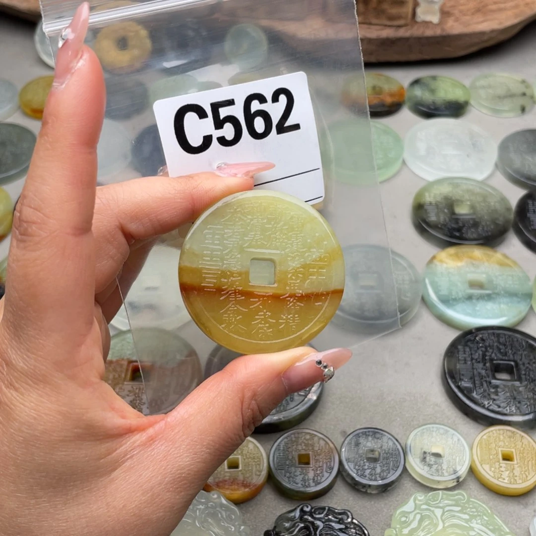 蛇纹石玉颈饰未镶嵌?****紫