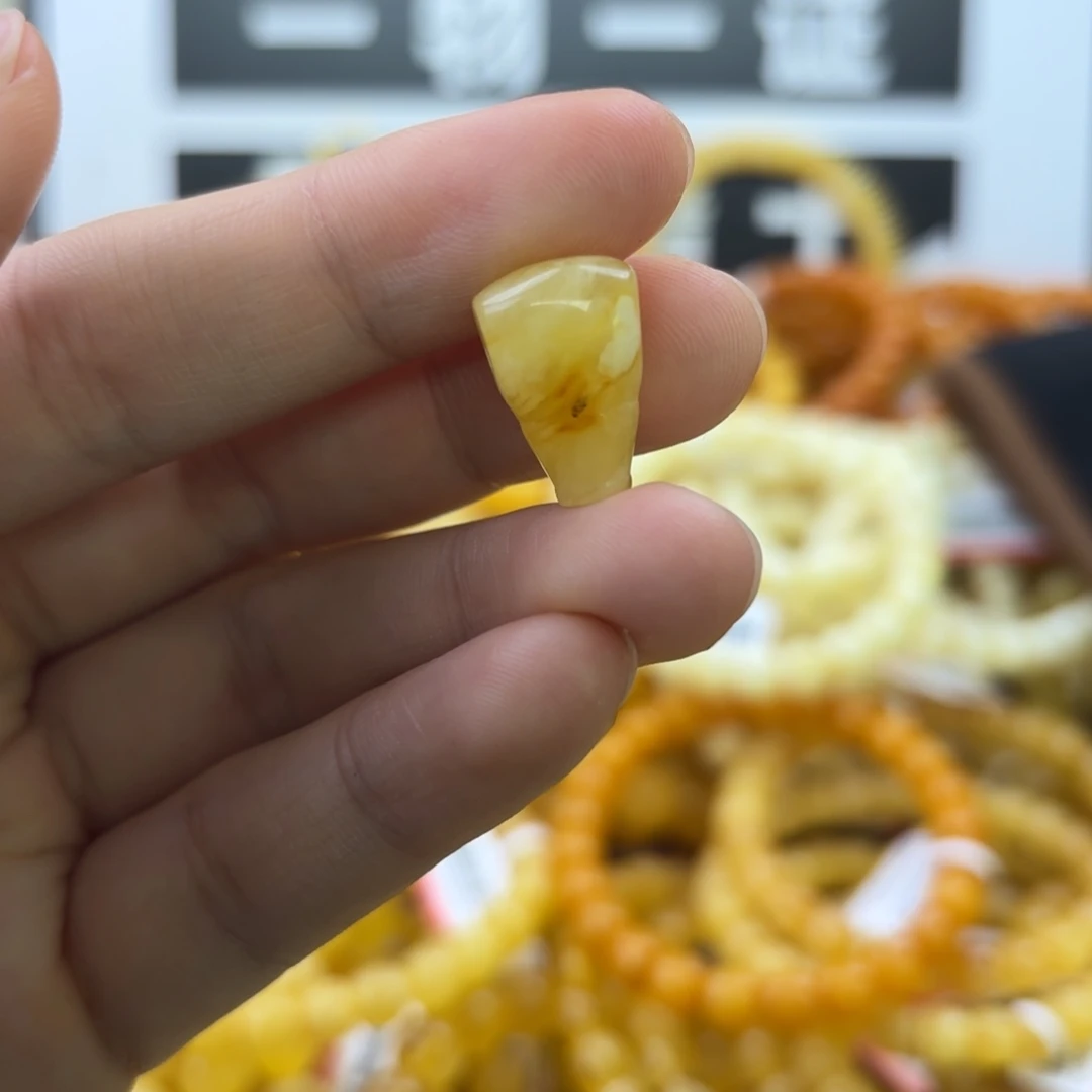 琥珀未镶嵌珠宝奇石
