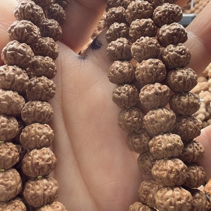 烏***茶吊坠金刚菩提飞碟梅花9.5左右