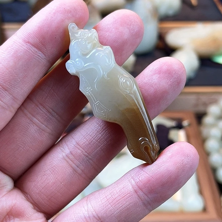 和田玉颈饰未镶嵌