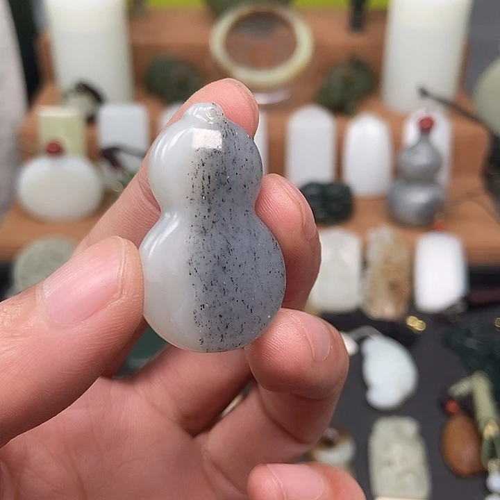 和田玉吊坠(赠链)未镶嵌