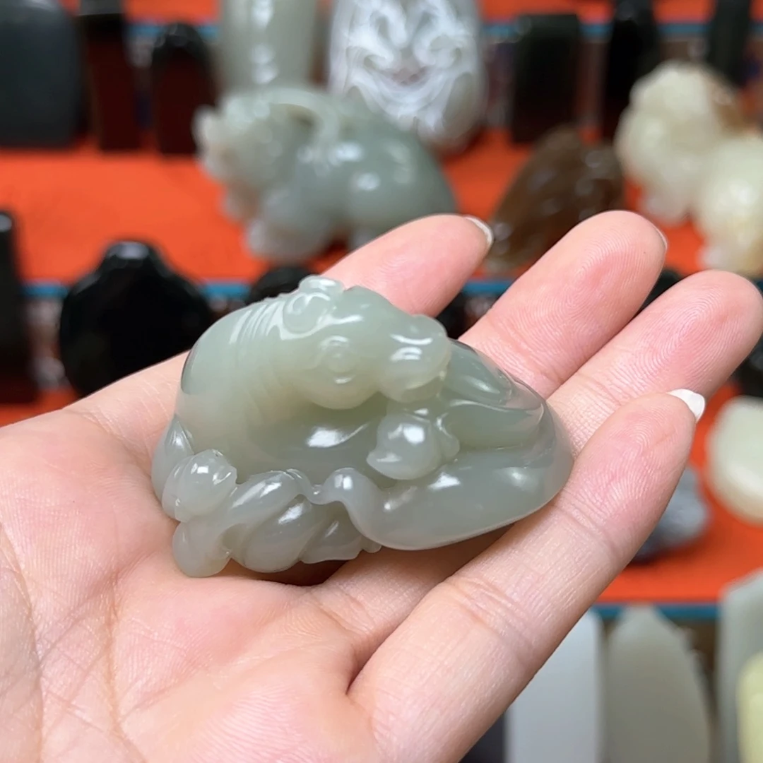 未镶嵌和田玉（糖玉）把件