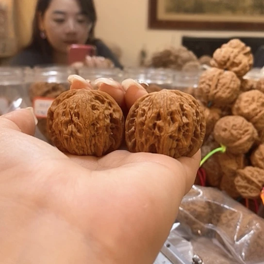 文玩核桃吊坠37磨盘有色差