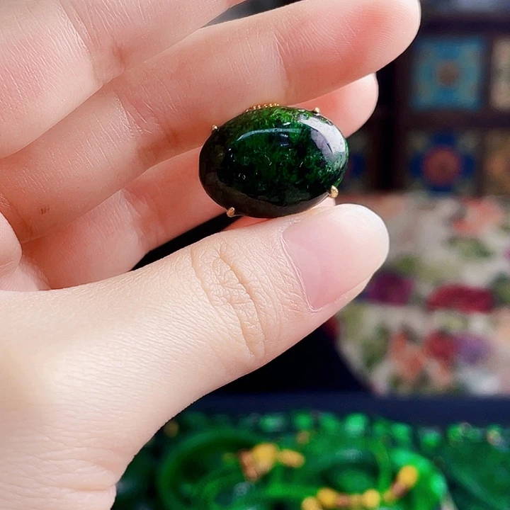 翡翠未镶嵌戒指多样性