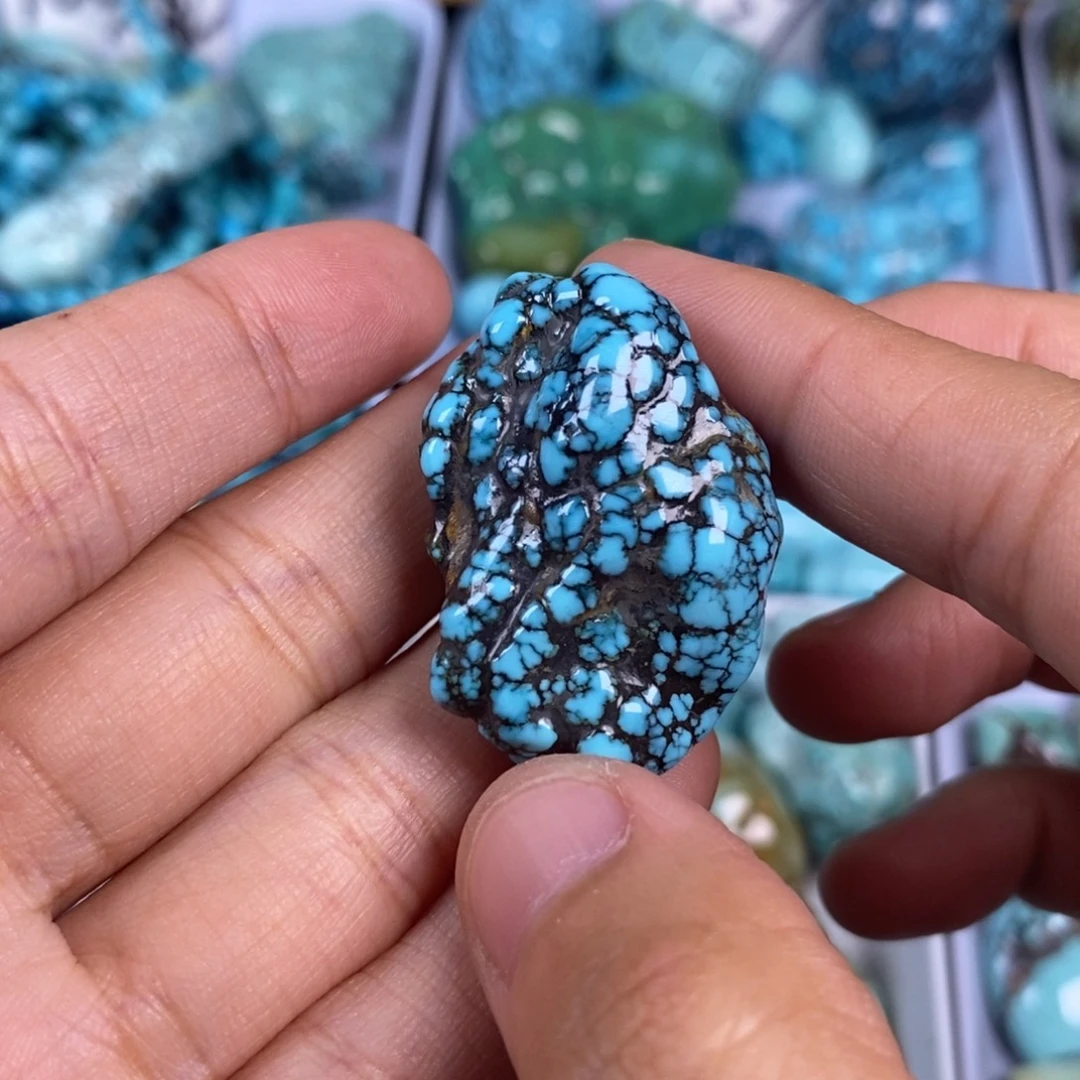 绿松石未镶嵌颈饰