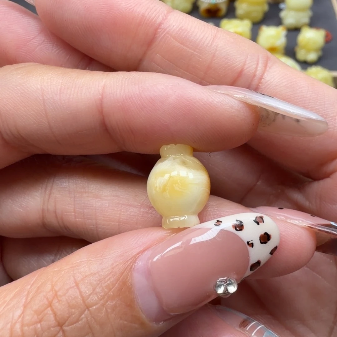 琥珀未镶嵌裸石蜜蜡