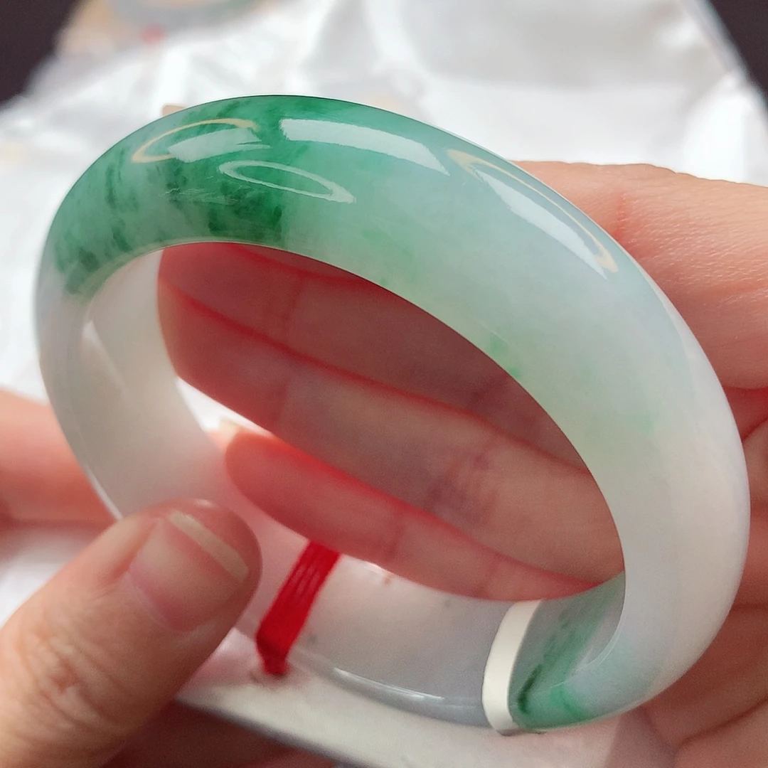 翡翠未镶嵌手镯56 57 冰润飘绿花