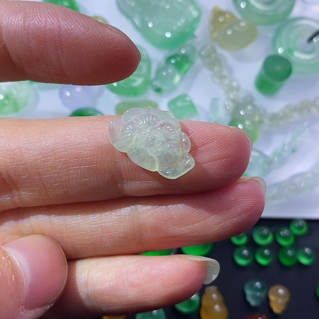 定制翡翠未镶嵌翡翠花