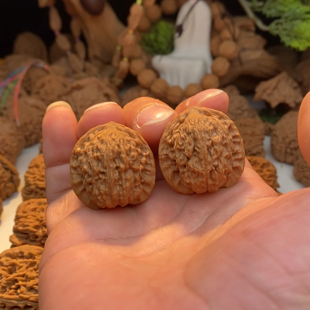 文玩核桃把件野生32手捻