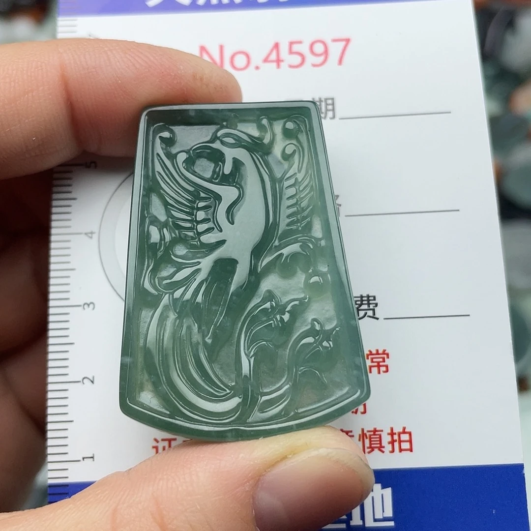 翡翠未镶嵌挂件4597